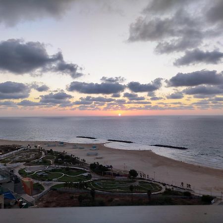 Sunset Suite Sea&Sky Ашкелон Екстериор снимка